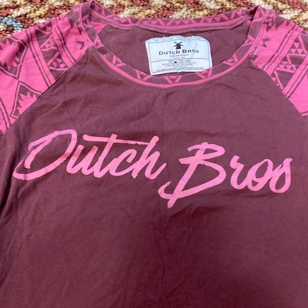 Dutch Brothers Ladies Size Large PlumTop Chic Fall Trendy Everyday Graphic